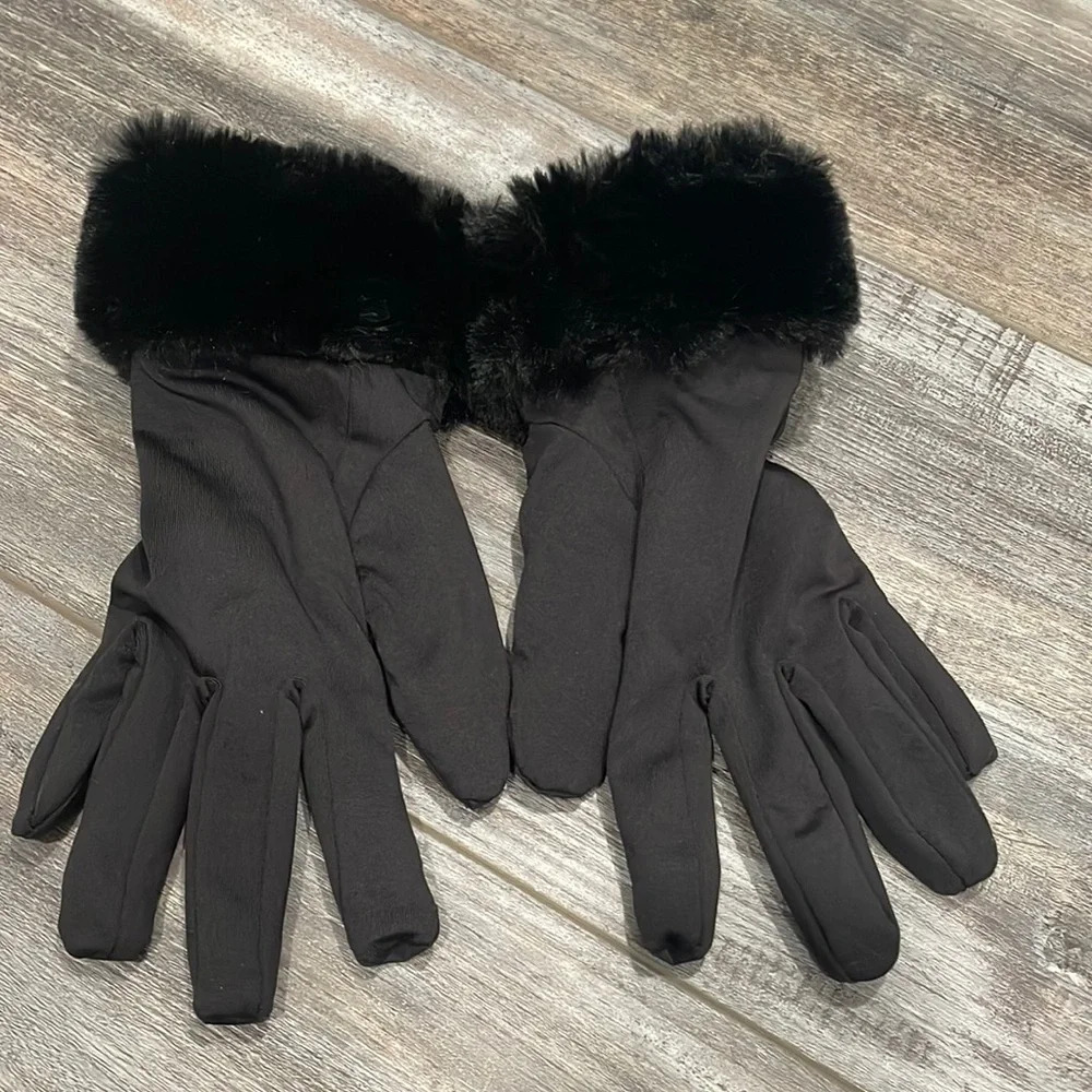 House of Harlow black faux fur gloves
